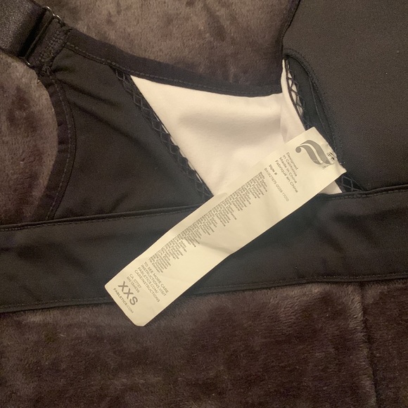 Fabletics Sports Bra - Picture 5 of 5